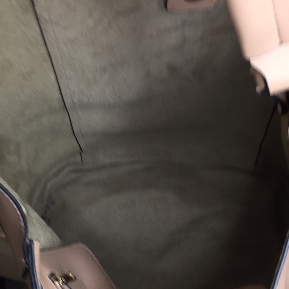 Bundle 2 for $22. 💝 Neutral deep carry-all shoulder bag - Picture 4 of 9